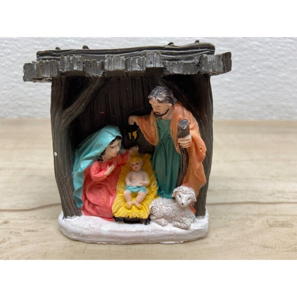 Nativity Scene Figurine - Picture 2 of 8